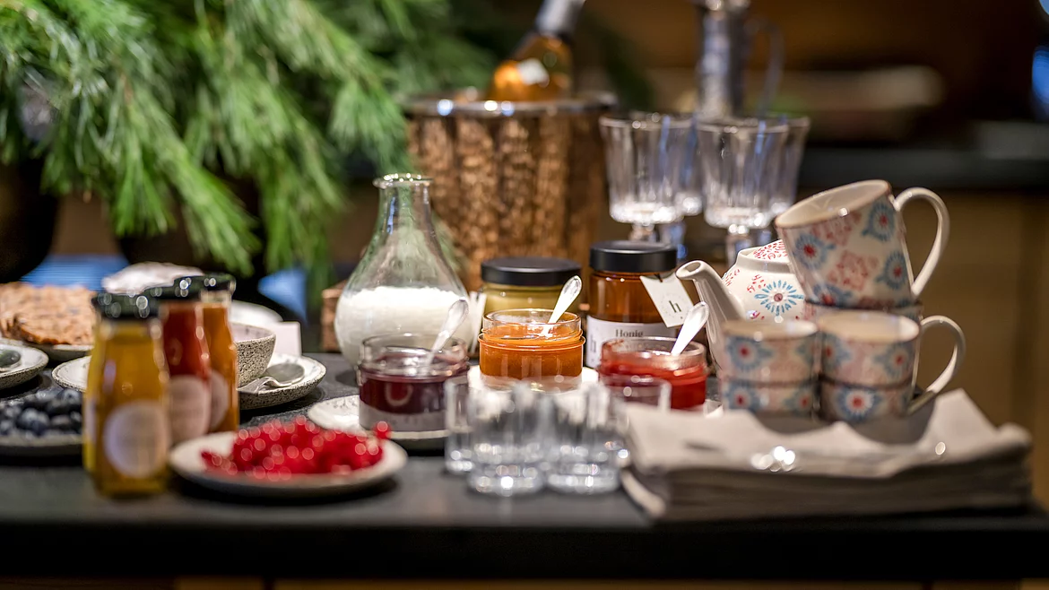 A breakfast buffet in the Schmiedalm - the luxury mountain chalet