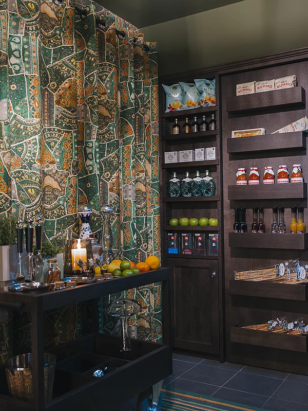 Begehbare Minibar im Chalet die Schmiedalm