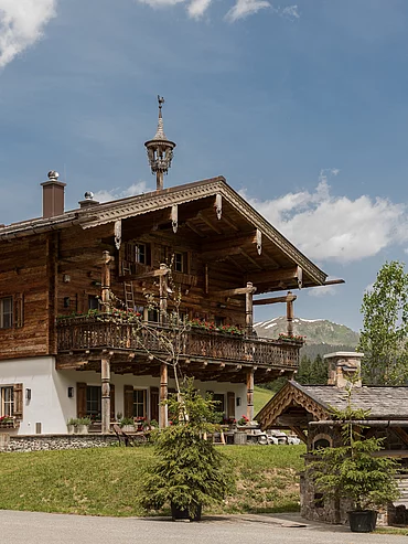 400 m² chalet Exterior view of the luxurious Schmiedalm - the chalet in Saalbach Hinterglemm