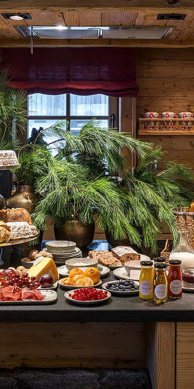 Morgens Ein Frühstücksbuffet in der Schmiedalm - dem Luxusbergchalet